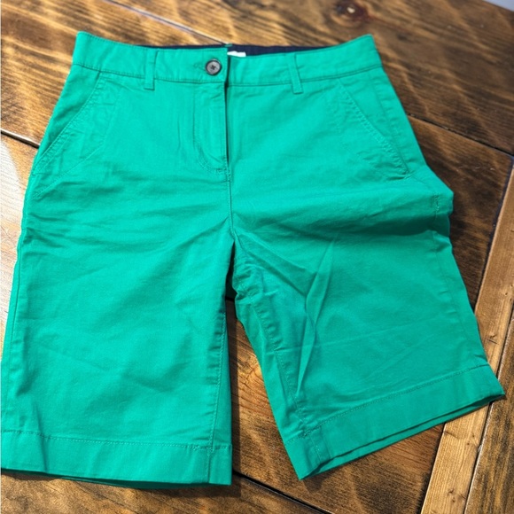 Boden Pants - Boden Richard Flat Front Cotton Kelly Green 9” Shorts 8